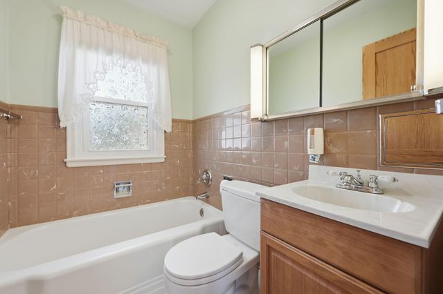 14 Jackson Avenue S, Hopkins, MN 55343