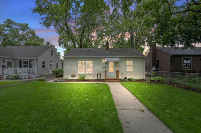 14 Jackson Avenue S, Hopkins, MN 55343