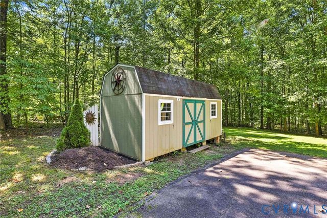 3522 Fairfield Rd, Powhatan, VA 23139