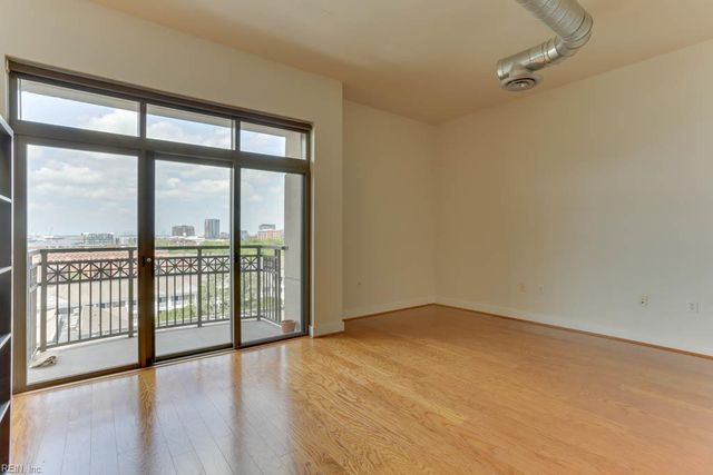 123 College Pl Unit 708, Norfolk, VA 23510