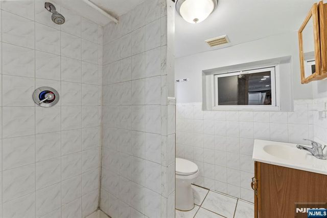 80 Melrose Avenue, Irvington, NJ 07111