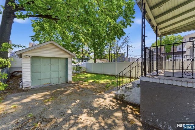 80 Melrose Avenue, Irvington, NJ 07111