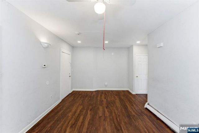 80 Melrose Avenue, Irvington, NJ 07111