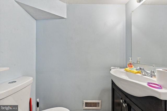 556 N SYCAMORE AVE, Clifton Heights, PA 19018