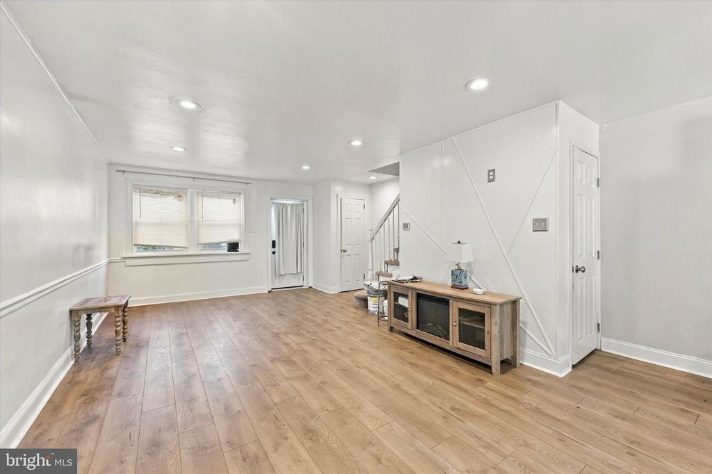 556 N SYCAMORE AVE, Clifton Heights, PA 19018 — photo 4