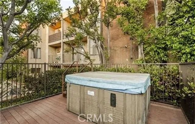 365 Burchett Street 303, Glendale, CA 91203