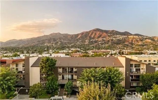 365 Burchett Street 303, Glendale, CA 91203