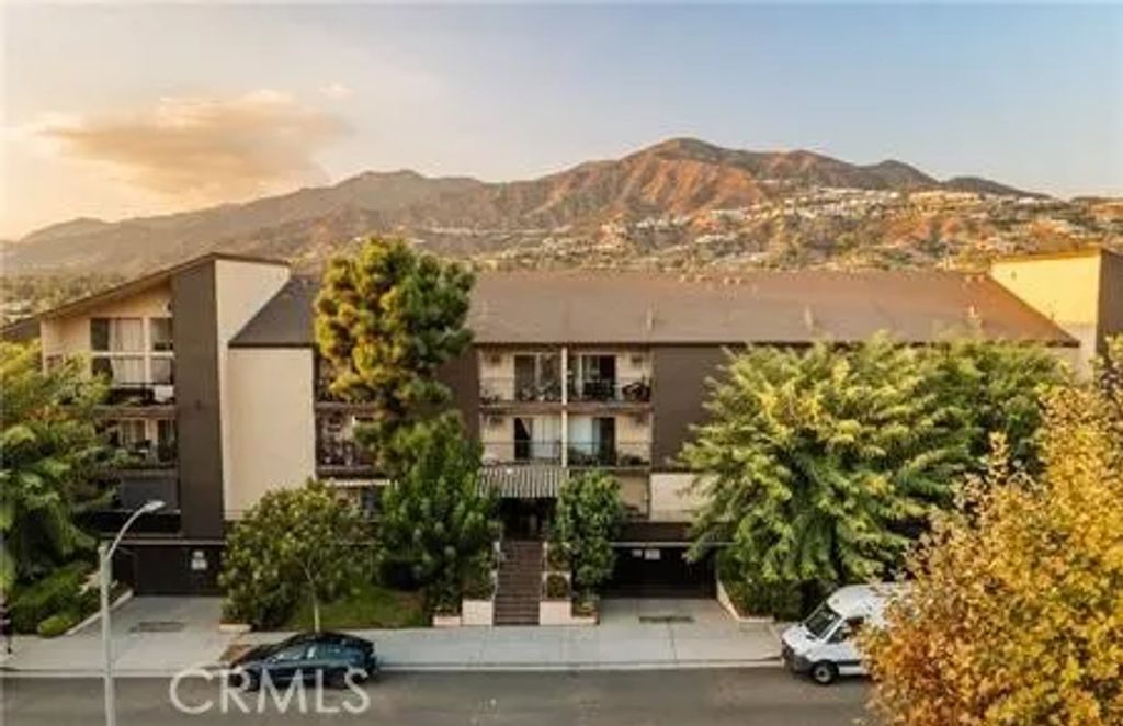 365 Burchett Street 303, Glendale, CA 91203