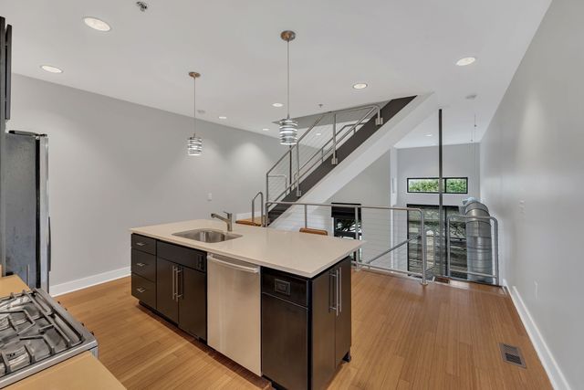 1100 Russell St Unit 102, Nashville, TN 37206