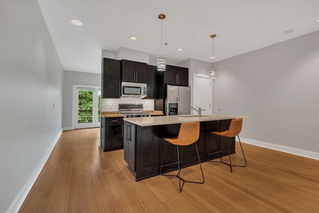 1100 Russell St Unit 102, Nashville, TN 37206