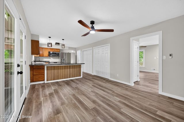251 Colyer Ln, Shepherdsville, KY 40165