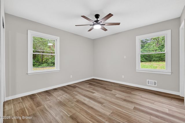 251 Colyer Ln, Shepherdsville, KY 40165