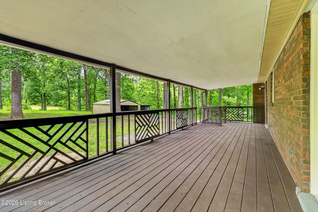 251 Colyer Ln, Shepherdsville, KY 40165