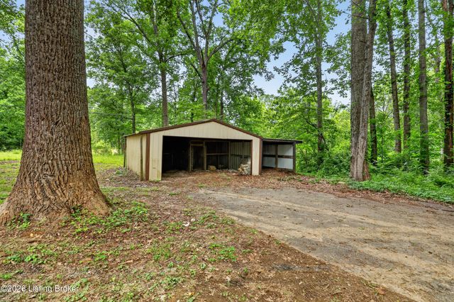 251 Colyer Ln, Shepherdsville, KY 40165