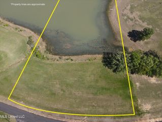 8 Como Trace Drive, Senatobia, MS 38668
