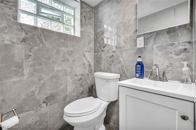 12505 Arlington Avenue, Cleveland, OH 44108