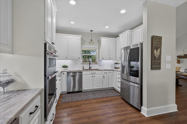 233 Saint Andrews Drive E, Mabank, TX 75156