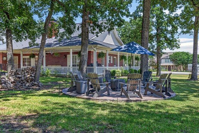 233 Saint Andrews Drive E, Mabank, TX 75156