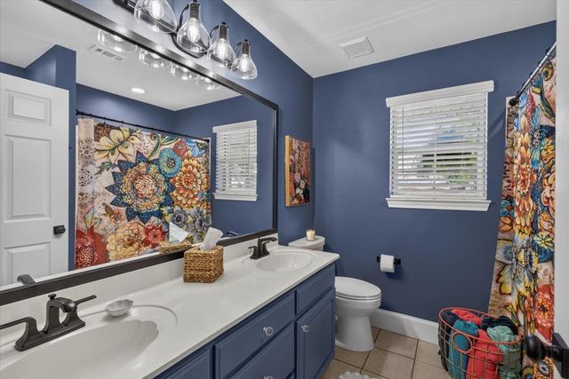 233 Saint Andrews Drive E, Mabank, TX 75156