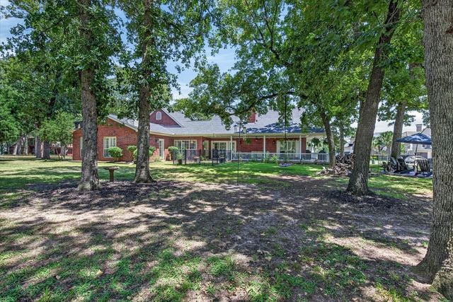 233 Saint Andrews Drive E, Mabank, TX 75156