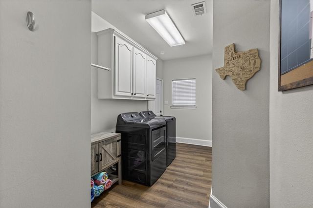 233 Saint Andrews Drive E, Mabank, TX 75156