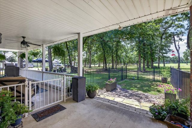 233 Saint Andrews Drive E, Mabank, TX 75156