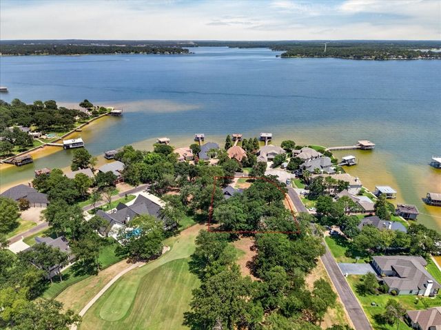 233 Saint Andrews Drive E, Mabank, TX 75156