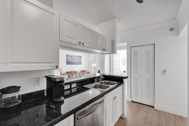 17100 N Bay Rd 1511, Sunny Isles Beach, FL 33160