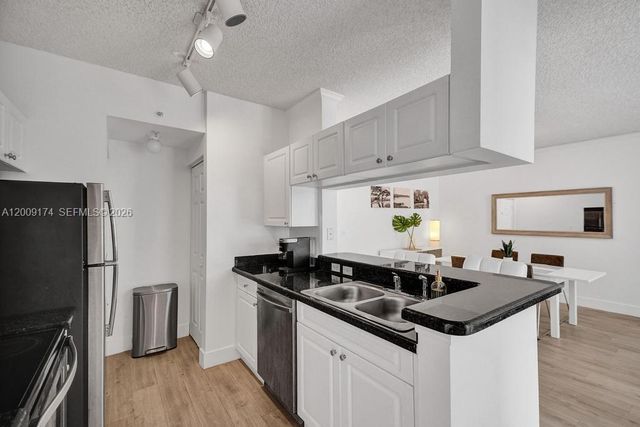 17100 N Bay Rd 1511, Sunny Isles Beach, FL 33160