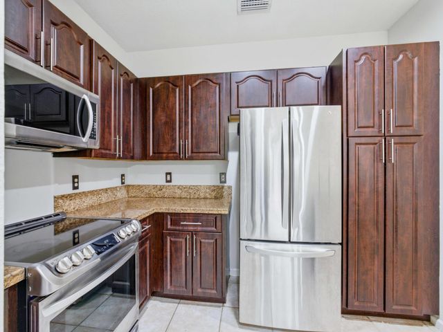 8772 Cypress Walk Court, Tamarac, FL 33321