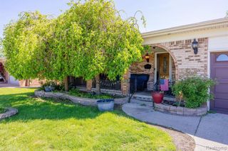 5858 Reuter Street, Dearborn, MI 48126
