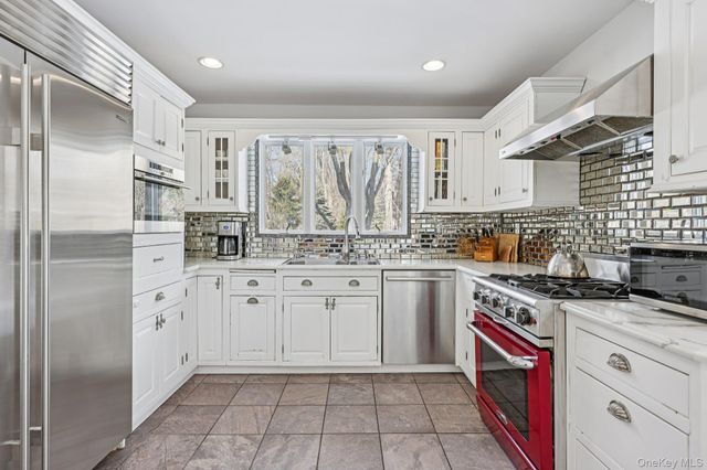 56 Hewitt Avenue, Bronxville, NY 10708