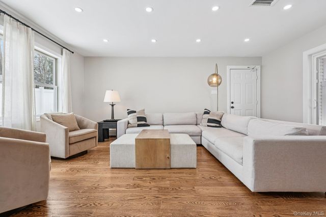 56 Hewitt Avenue, Bronxville, NY 10708