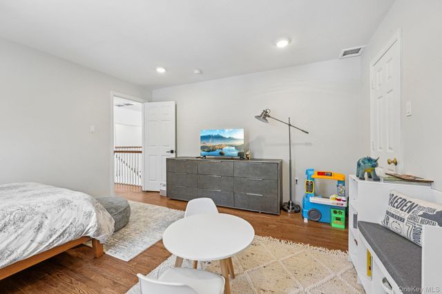 56 Hewitt Avenue, Bronxville, NY 10708