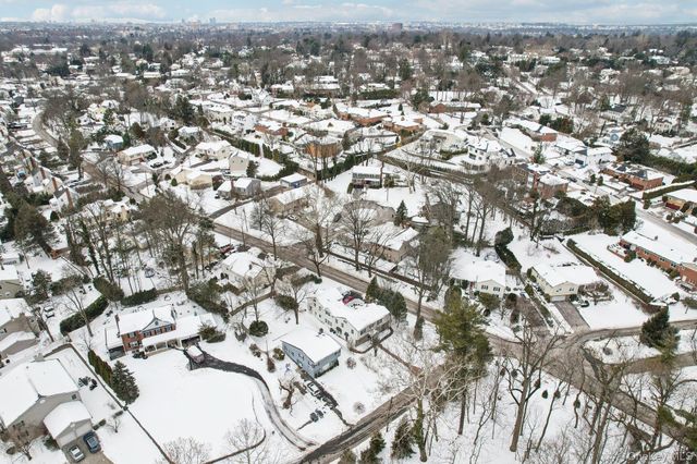 56 Hewitt Avenue, Bronxville, NY 10708