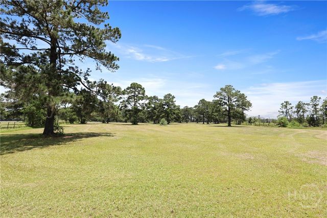 5747 Ogeechee Road, Savannah, GA 31405