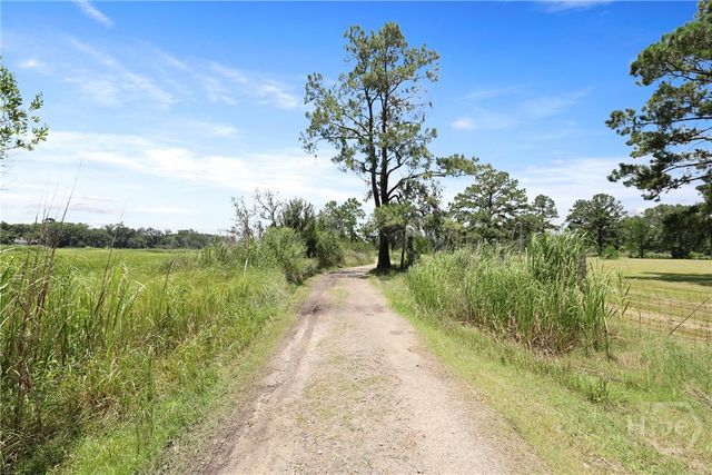 5747 Ogeechee Road, Savannah, GA 31405