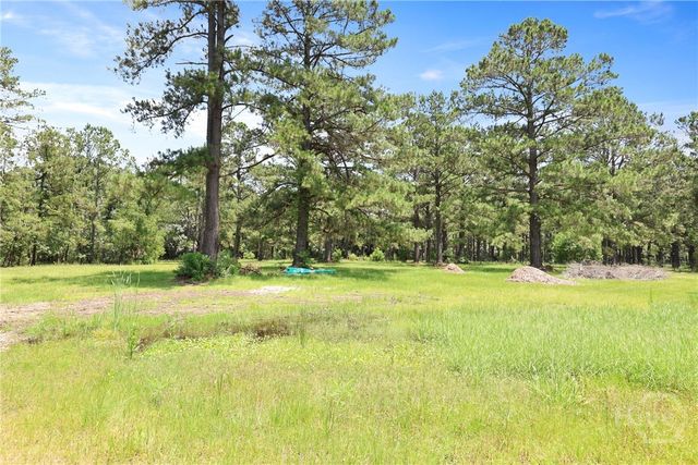 5747 Ogeechee Road, Savannah, GA 31405