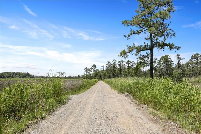 5747 Ogeechee Road, Savannah, GA 31405