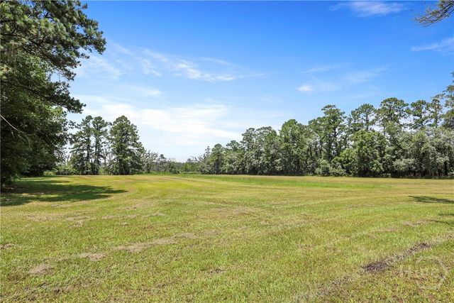 5747 Ogeechee Road, Savannah, GA 31405