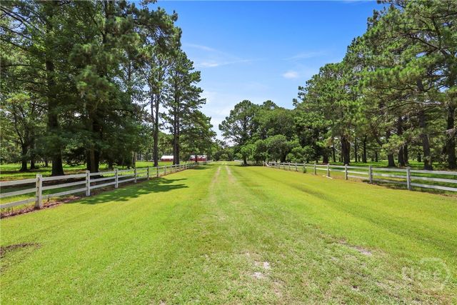 5747 Ogeechee Road, Savannah, GA 31405