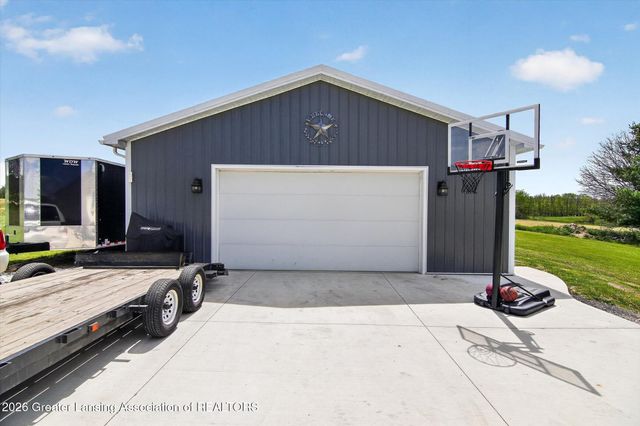 11286 Vfw Road, Eaton Rapids, MI 48827