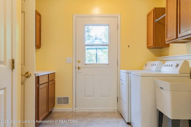 5525 N Williamston Road, Williamston, MI 48895