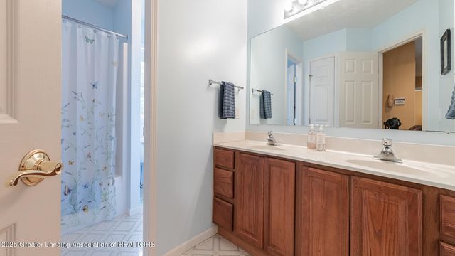 5525 N Williamston Road, Williamston, MI 48895