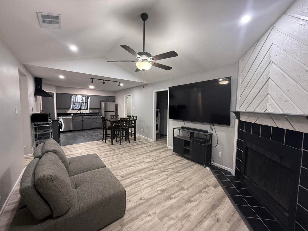Image 1 of property listing at 3317 Ridgemar Drive, San Angelo, TX 76903