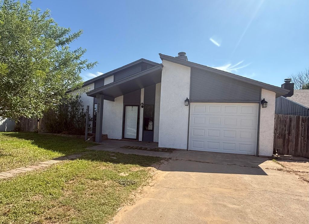 Image 2 of property listing at 3317 Ridgemar Drive, San Angelo, TX 76903