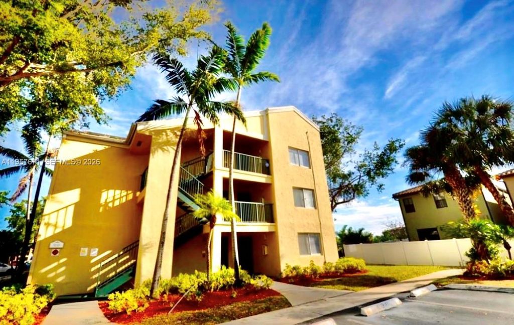 5654 Rock Island Road 214, Tamarac, FL 33319