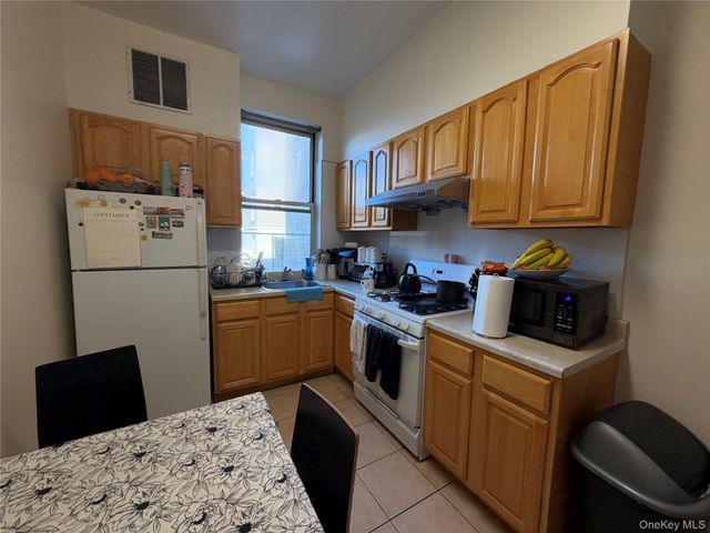 1833 27th Avenue, Astoria, NY 11102