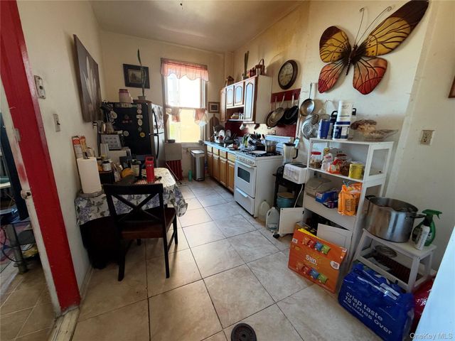 1833 27th Avenue, Astoria, NY 11102
