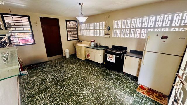Calle 232 COUNTRY CLUB JF-34, Carolina, PR 00982